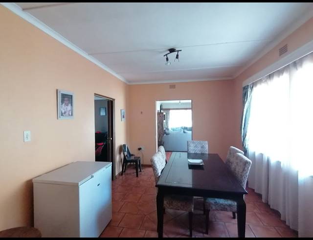 4 BEDROOM FREESTANDING SOLD IN STILFONTEIN EXT 4